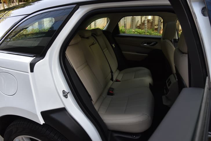Land Rover Range Rover Velar Second Row Seats