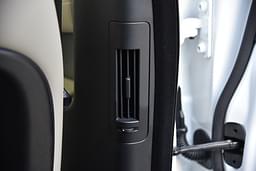 Land Rover Range Rover Velar Ac Vents Rear