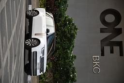 Land Rover Range Rover Front Left Three Quarter