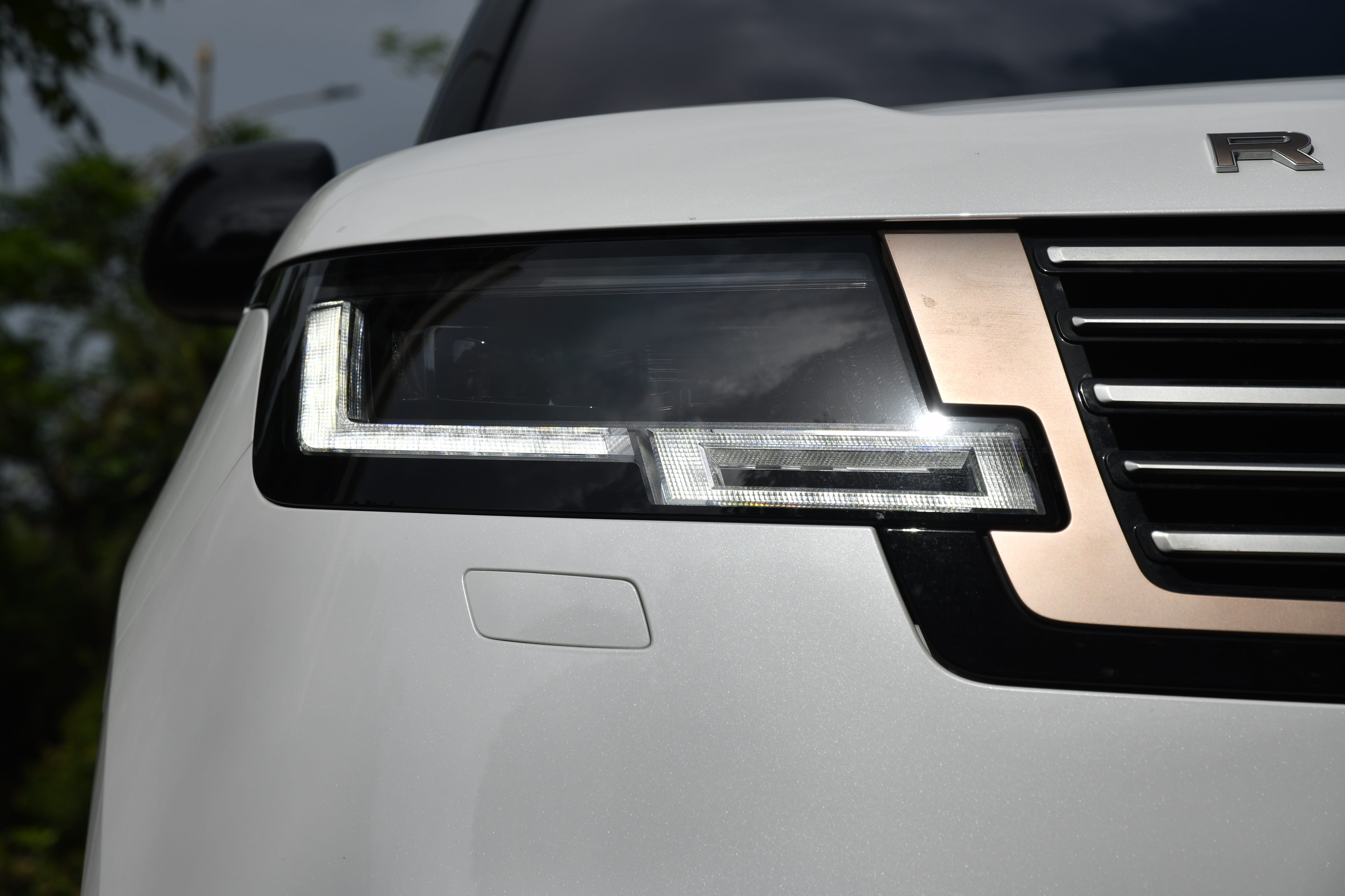 Land Rover Range Rover Headlight Image – Range Rover Photos in India ...