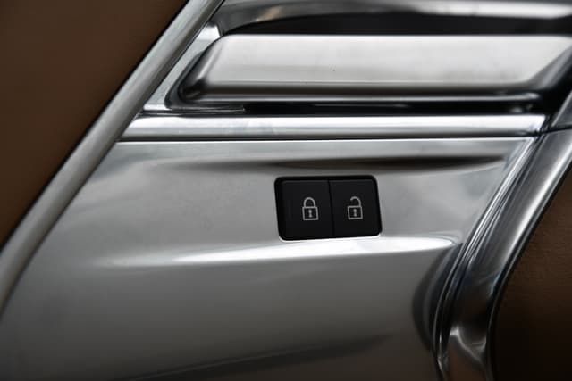 Door Controls Image - 3842