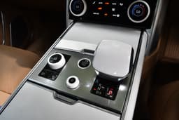 Land Rover Range Rover Infotainment System