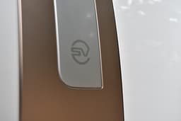 Land Rover Range Rover Charging Ports