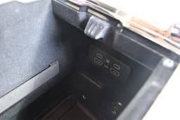 Land Rover Range Rover Charging Ports