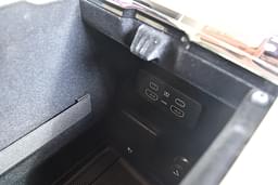 Land Rover Range Rover Charging Ports