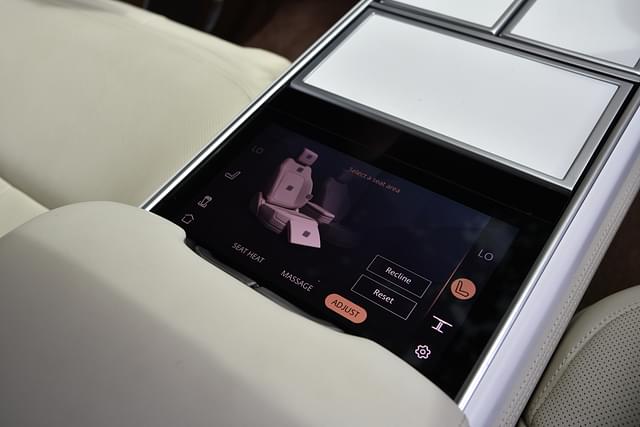 Touch Screen Infotainment System Image - 3875