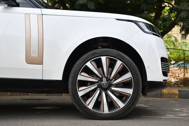 Alloy Wheels Image - 3887