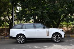Land Rover Range Rover Front Right Three Quarter