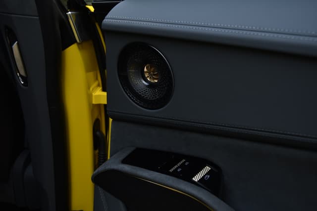 Color Yellow Image - 13673