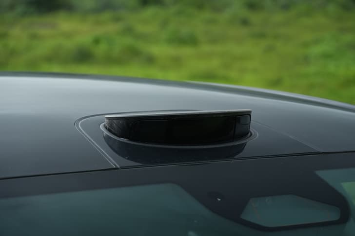 Lotus Emeya Antenna