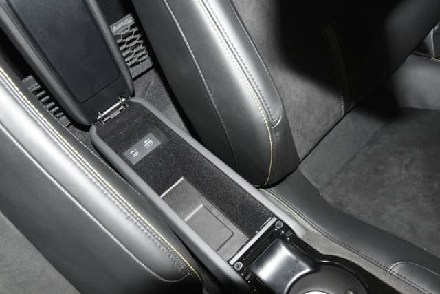 Charging Ports Image - 4520