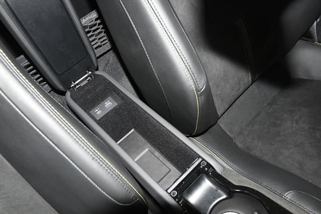 Charging Ports Image - 4520
