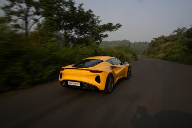 Rear View Image - 4585