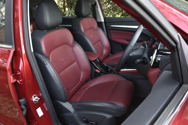 Mg Astor Front Row Seats