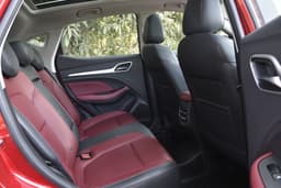 Mg Astor Second Row Seats