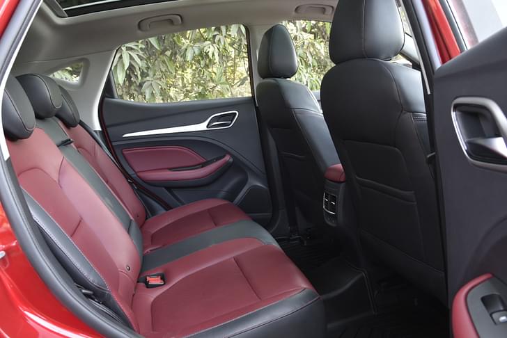 Mg Astor Second Row Seats