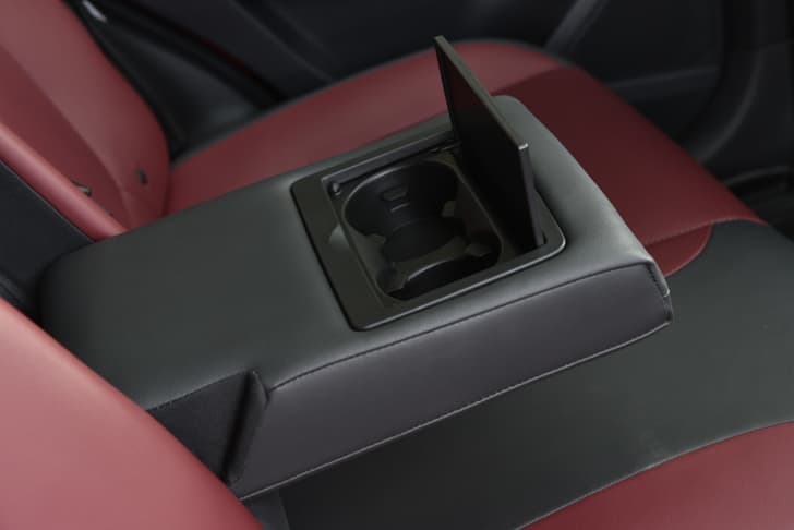 Mg Astor Second Row Seats