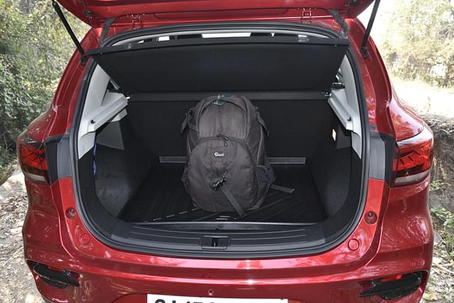 Rear View Image - 7447
