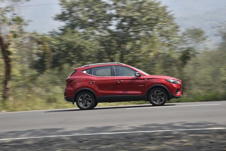 Mg Astor Color Red