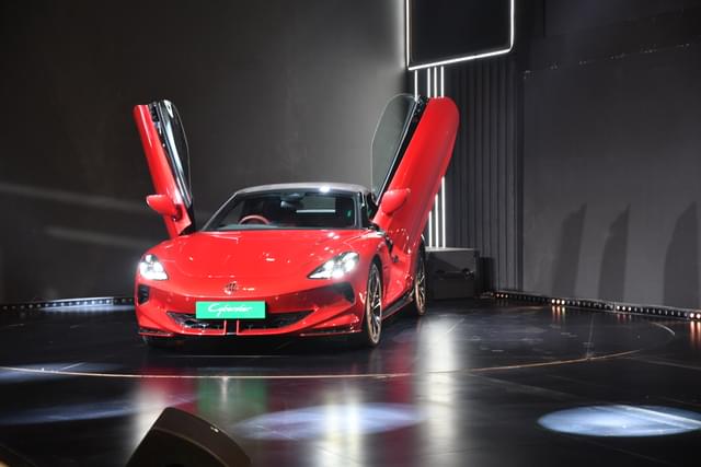 Front Left Three Quarter Image - 17694