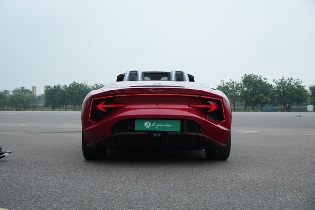 Rear View Image - 20152
