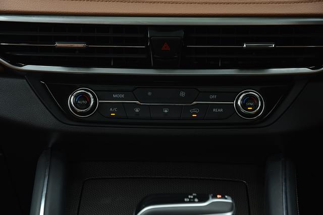 Ac Vents Front Image - 9415