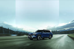 MG Hector Tomahawk PHEV Front Left Three Quarter MG Hector Tomahawk PHEV Front Left Three Quarter