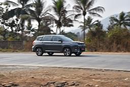 Mg Hector Front Right Three Quarter