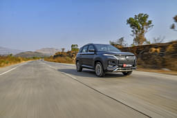 Mg Hector Front Right Three Quarter