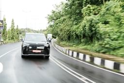 Mg M9 Front Right Three Quarter