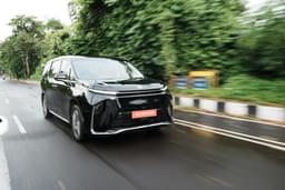 Mg M9 Front Right Three Quarter