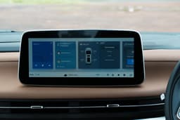 Mg M9 Dashboard