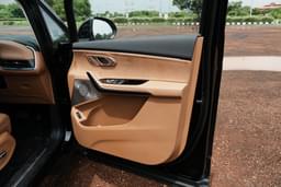 Mg M9 Front Row Seats