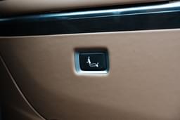 Mg M9 Door Controls