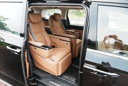 Mg M9 Front Row Seats