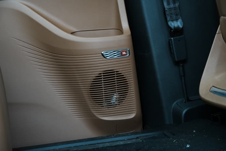 Mg M9 Number Of Speakers 1