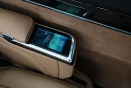 Mg M9 Second Row Seats