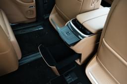 Mg M9 Second Row Seats