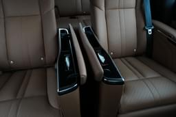 Mg M9 Second Row Seats