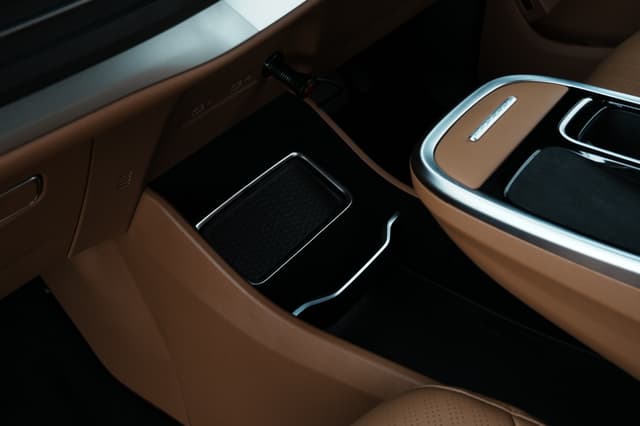 Center Console Cup Holders Image - 18827