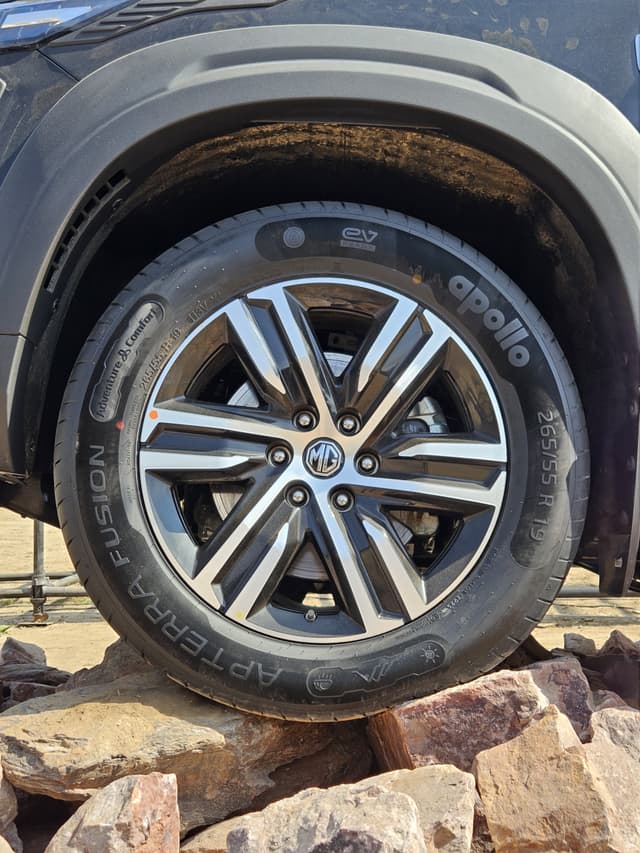 Color Black, Silver Image - 33006