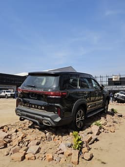 Mg Majestor Rear View