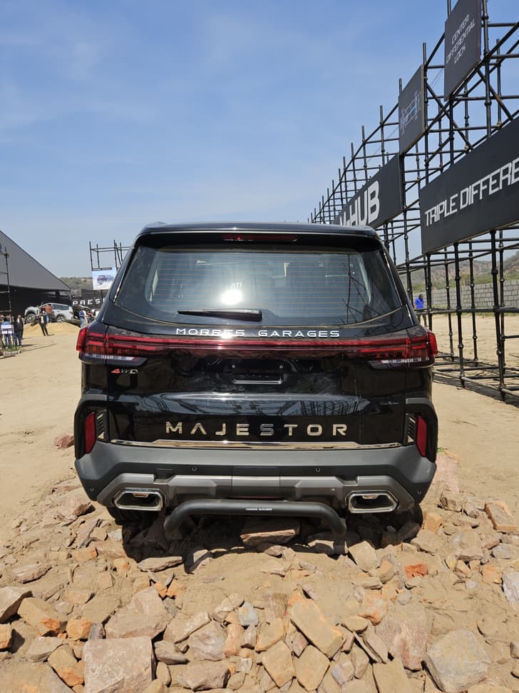 Mg Majestor Rear View