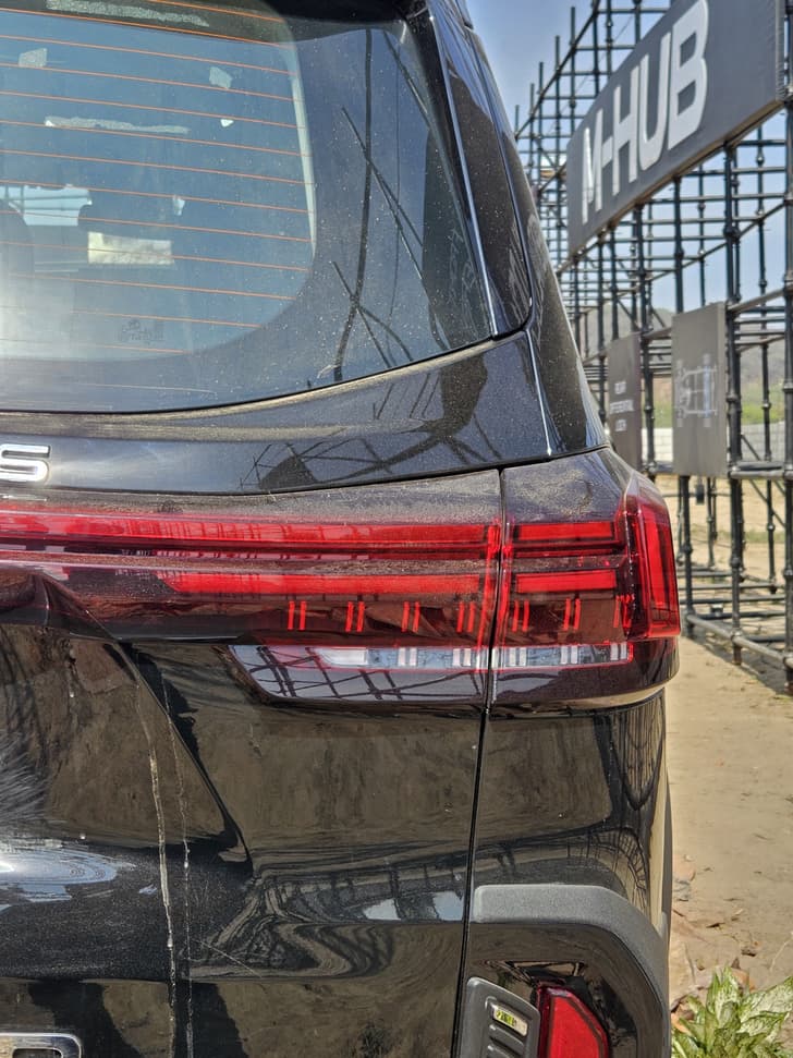 Mg Majestor Rear View