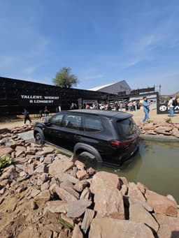 Mg Majestor Rear View