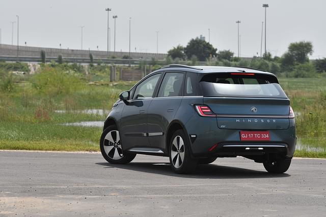 Rear View Image - 3558