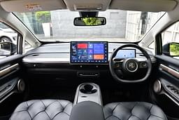 Mg Windsor Dashboard