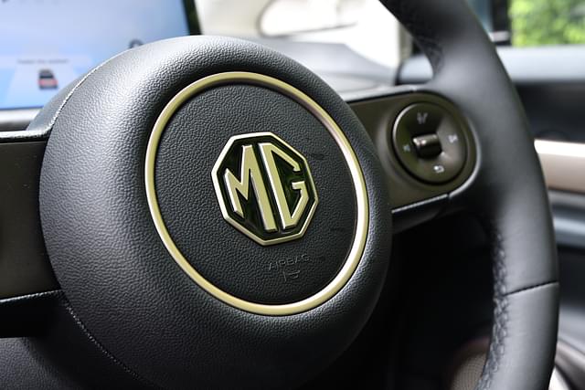 Steering Wheel Image - 3625