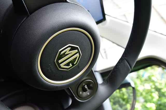 Steering Wheel Image - 3627