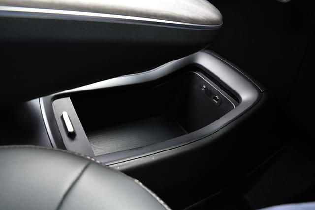 Charging Ports Image - 3663